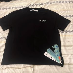 New! OFF-WHITE tee🎁